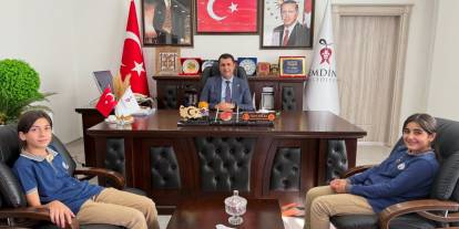 Öğrencilerden Başkan Şakar’a Nezaket ziyareti