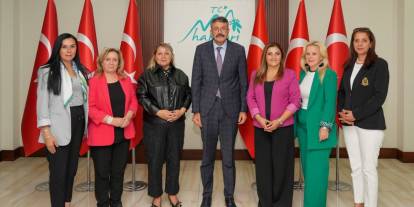 Kadın Muhtarlardan Vali Çelik’e ziyaret