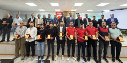 Şemdinli Belediyesi'nde personel toplantısı ve ödül töreni