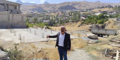 Hakkari’de temeli atılan cami destek bekliyor