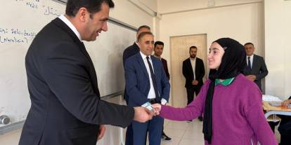 Şemdinli’de Öğrencilere Ücretsiz Ulaşım Desteği – Türkiye’de Bir İlk!