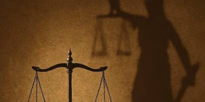 İlahi Adaletin Gölgesinde..