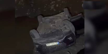 Hakkari'de Feci Kaza Otomobil Dereye Uçtu, 2 Kişi Yaralandı