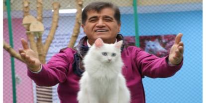 Aydın Aydın Van kedisiyle düet yaptı
