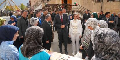 Hayır çarşısı duyguda birliği gözler önüne serdi