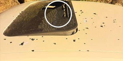 Çukurca’da Park halindeki araç hasar gördü