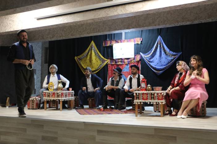 komsu-koyun-delisi-adli-tiyatro-gosterisi.jpg