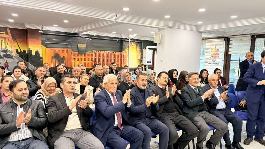 hakkari-ak-parti-danisma-toplantisina-bakan-yardimcisi-serdar-camda-katildi