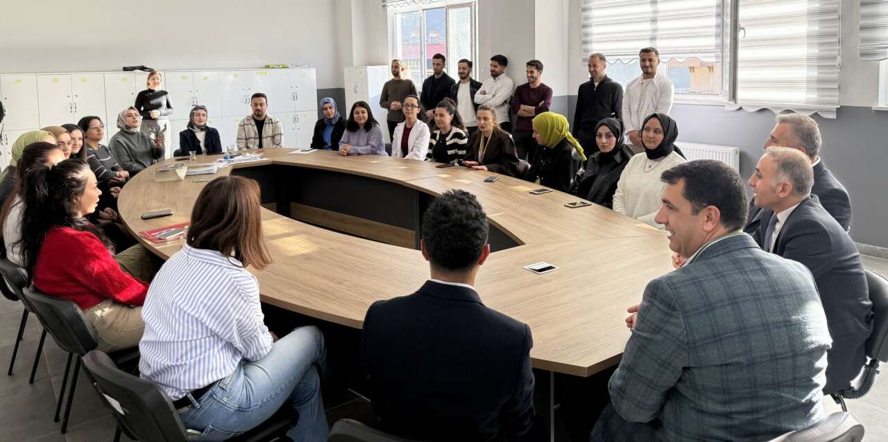 semdinli-belediye-baskani-sakar-ogretmenlerle-bir-araya-geldi