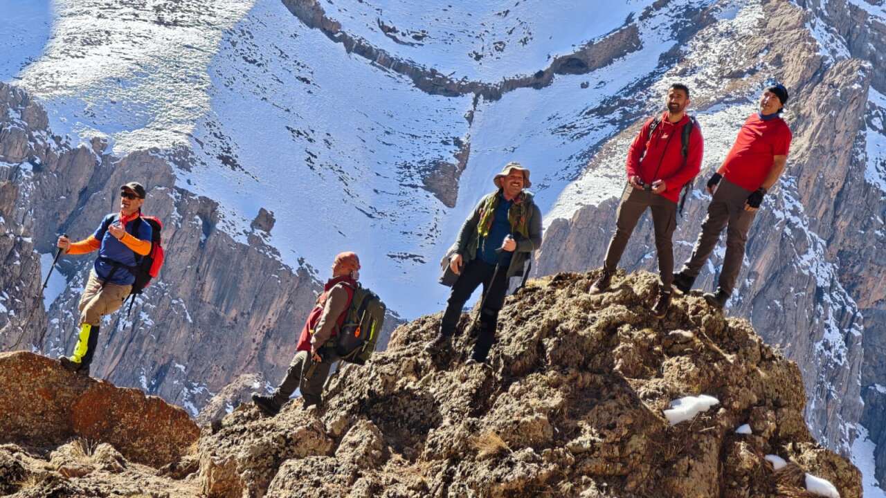 hakkarili-dagcilar-nesli-tukenen-gelincik-goruntuledi