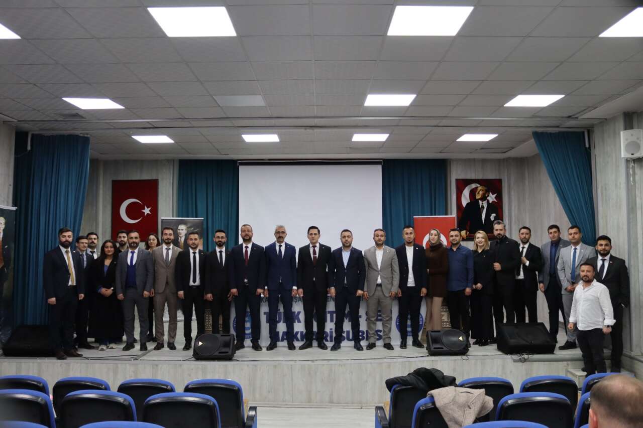 turk-egitim-sen-hakkari-subesi-2-olagan-genel-kurulunu-buyuk-bir-katilim-ve-cosku-icerisinde-gerceklestirdi-delegelerin-oy-birligiyle-mevcut-baskan-sukru-gurses-yeniden-sube-baskanligina-secilerek-guven-tazeledi