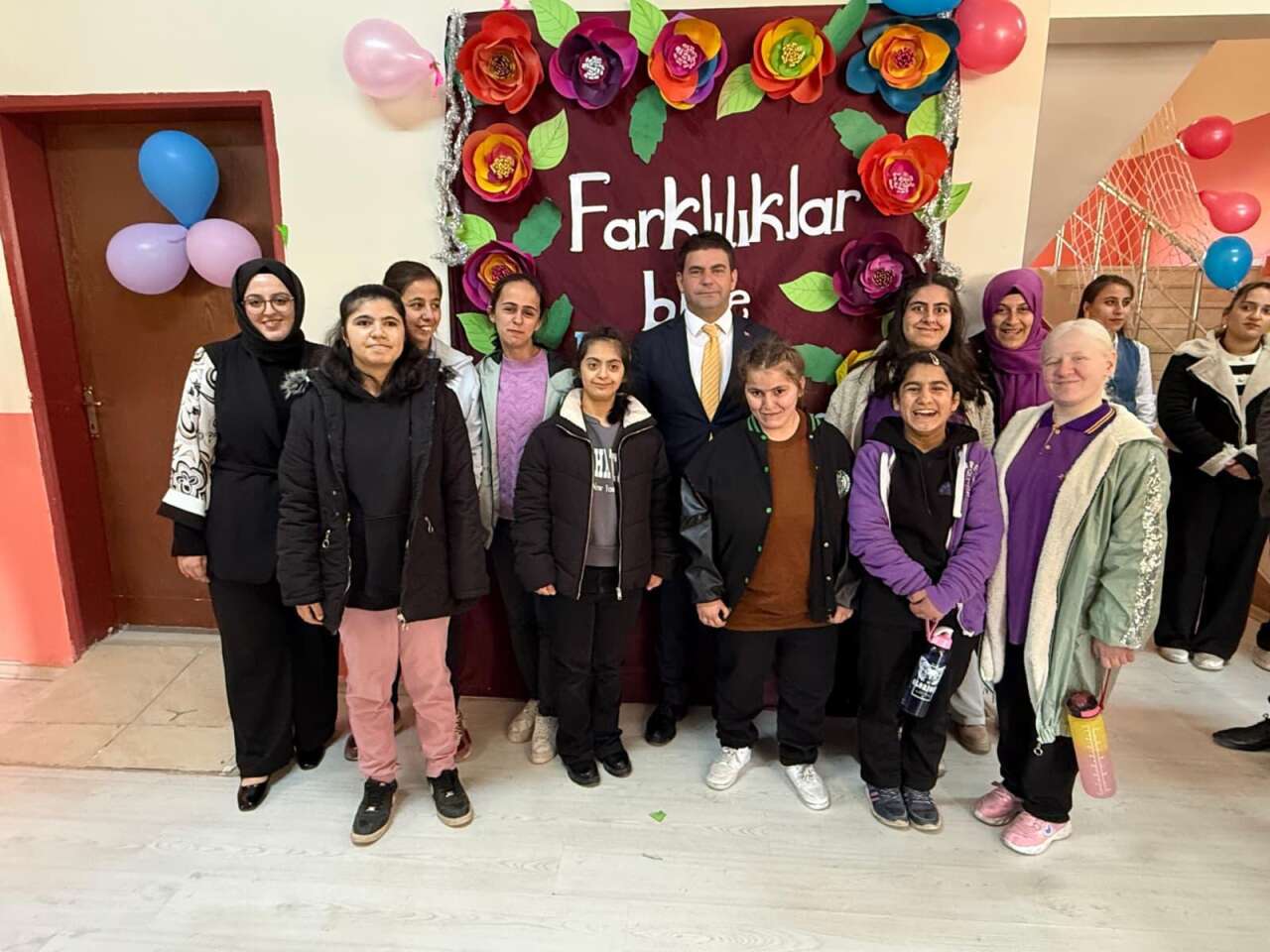 il-milli-egitim-muduru-nurettin-yilmaz-3-aralik-dunya-engelliler-gunu-kapsaminda-gerceklestirdigi-ziyaretlerde-ozel-egitime-dair-kararliligini-vurguladi