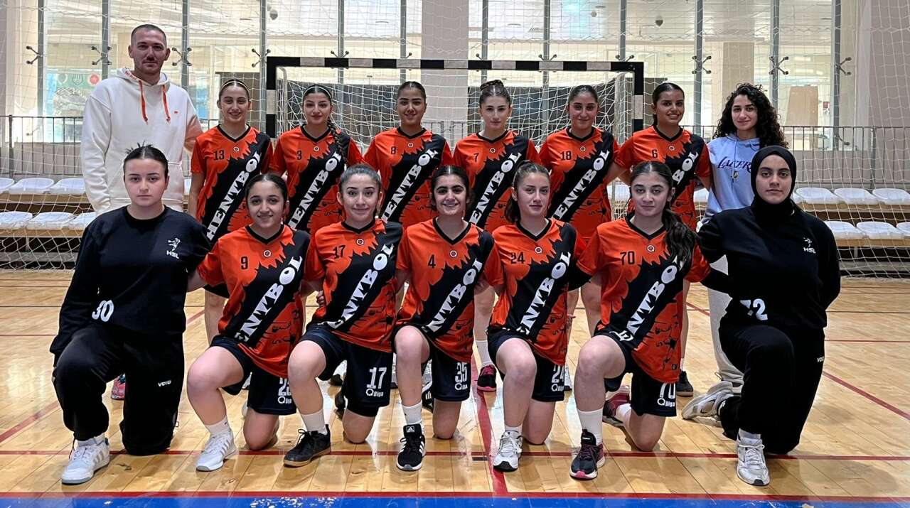 hakkari-spor-lisesi-hentbolda-turkiye-yari-finallerinde