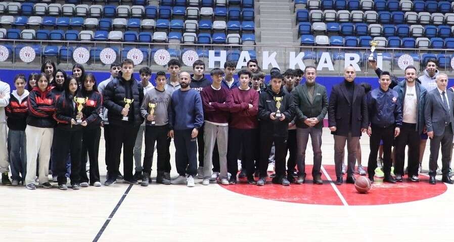 hakkaride-masa-tenisi-il-birinciligi-sona-erdi-2