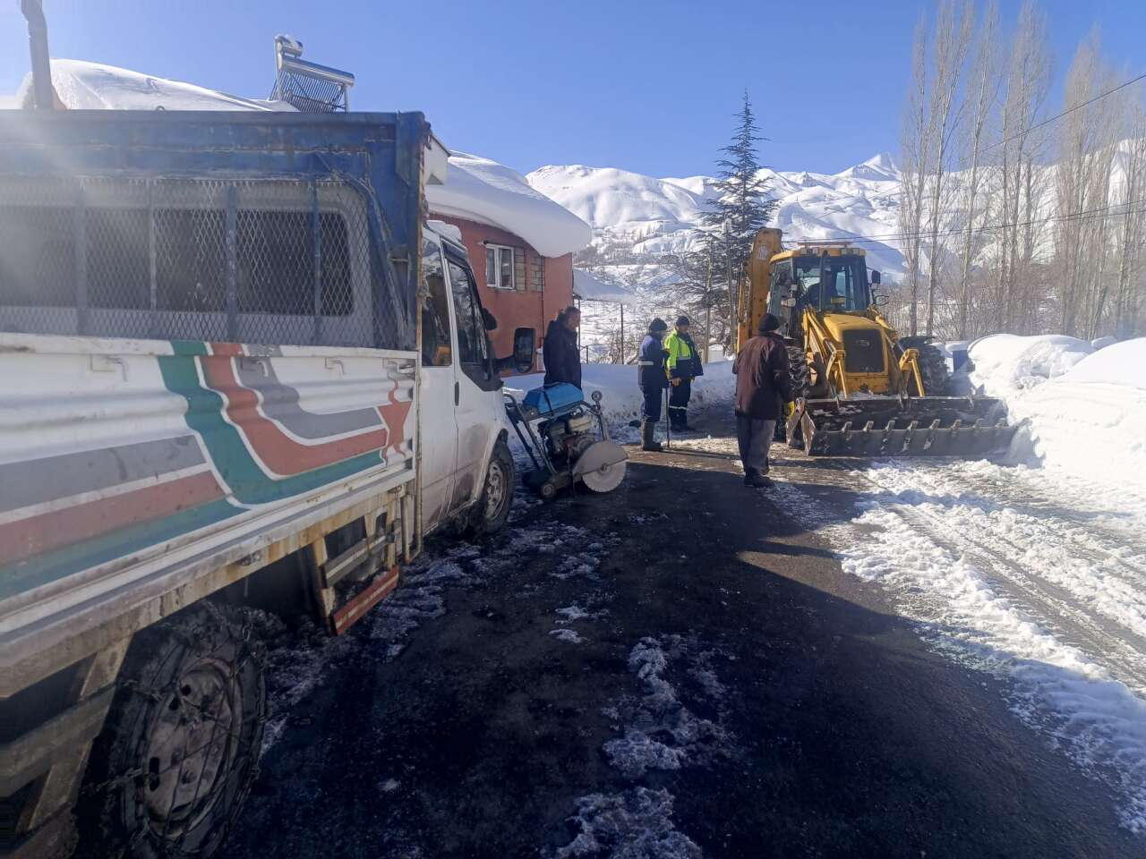 kanalizasyon-ariza-ekibinden-zorlu-kis-mesaisi