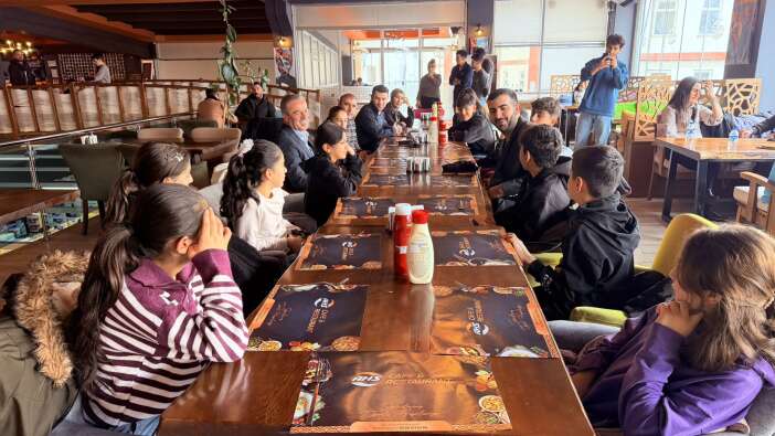 baskan-kaya-tugva-davetlisi-ogrencilerle-bir-araya-geldi