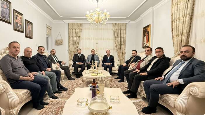 g-2sdnjwmaaolx6-jpg-2