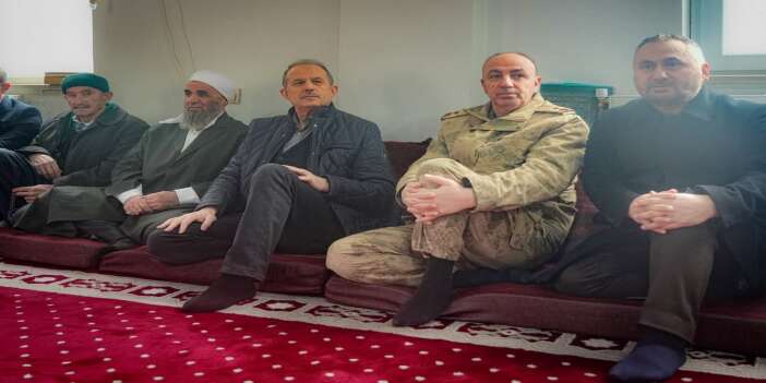 vali-tasyapan-gazi-mikail-adiyamanin-acisini-paylasti-hakkari-valisi-ibrahim-tasyapan-ka-2