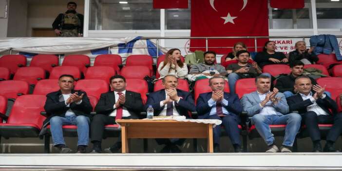 vali-tasyapan-kurumlar-arasi-basketbol-turnuvasi-finaline-katildi-hakkari-valiligi-ile-hakk-2