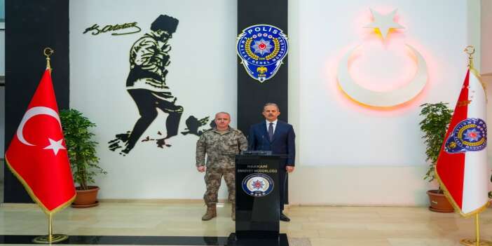 vali-tasyapandan-polis-haftasi-kapsaminda-emniyet-teskilatina-ziyarethakkari-valisi-ibrahi-1