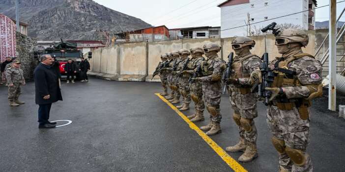 vali-tasyapandan-polis-haftasi-kapsaminda-emniyet-teskilatina-ziyarethakkari-valisi-ibrahi-3