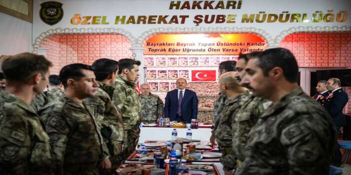 vali-tasyapandan-polis-haftasi-kapsaminda-emniyet-teskilatina-ziyarethakkari-valisi-ibrahi-4