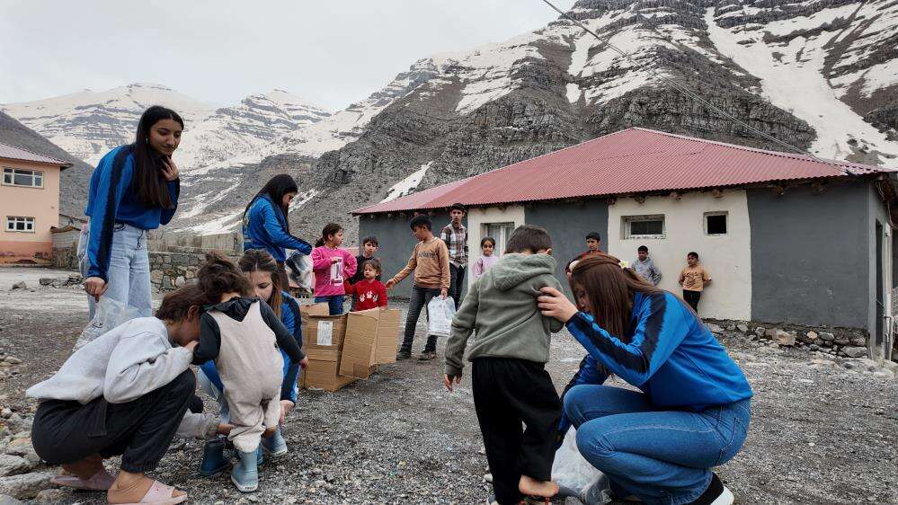 koy-cocuklarina-anlamli-hediye