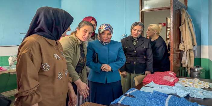 nesibe-tasyapan-hanimefendi-aile-destek-merkezlerini-ziyaret-etti-nesibe-tasyapan-hanimefe-1