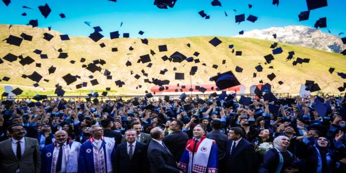 vali-tasyapan-hakkari-universitesi-mezuniyet-torenine-katildi-hakkari-valisi-ibrahim-tasya-3