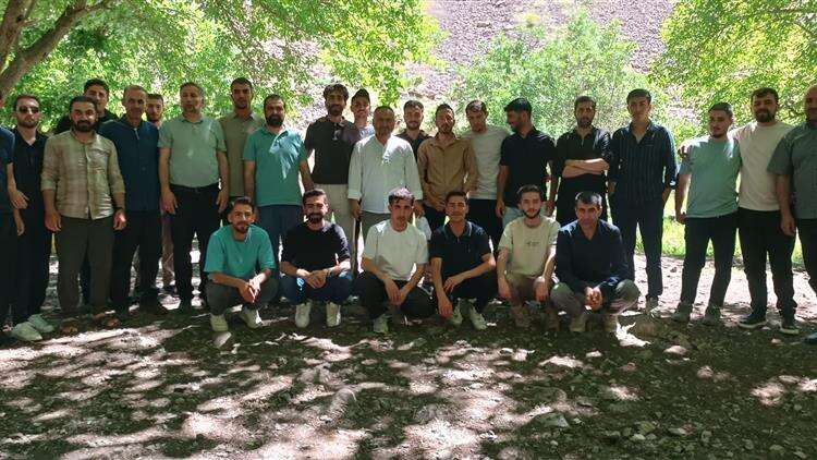 umre-bilgi-yarismasina-katilan-genclere-piknik-surprizi