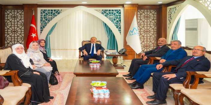 vali-tasyapan-ziyaretcilerini-makaminda-kabul-etti-gazi-guvenlik-korucusu-musa-akanyenid-2