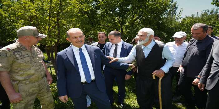 vali-ibrahim-tasyapan-kaymakli-koyunu-ziyaret-ettivalimiz-sayin-ibrahim-tasyapan-hakkari-me-2