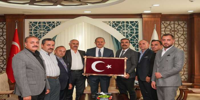 semdinli-sehit-ve-gazi-aileleri-dernegi-baskani-abdulmetin-erden-ve-beraberindeki-heyet-vali-1