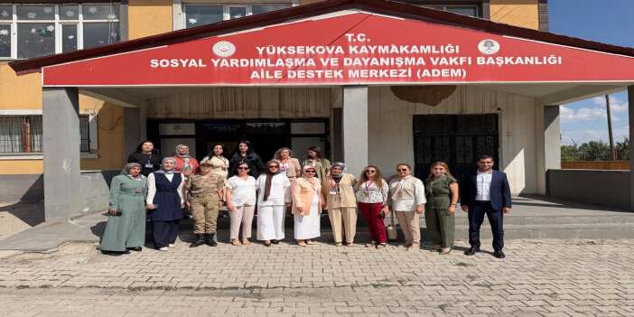 nesibe-tasyapan-hanimefendi-yuksekovada-cesitli-ziyaretlerde-bulunduvalimiz-sayin-ibrahim-tasya-3