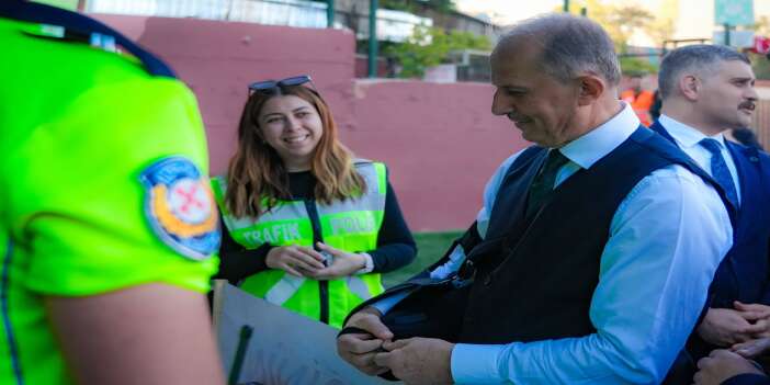 hakkari-belediyesi-tarafindan-sehir-stadinda-3-cocuk-oyun-senligi-duzenlendivalimiz-sayin-ib-1