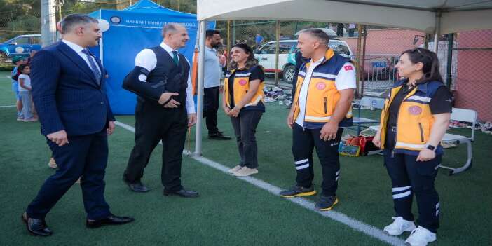 hakkari-belediyesi-tarafindan-sehir-stadinda-3-cocuk-oyun-senligi-duzenlendivalimiz-sayin-ib-2