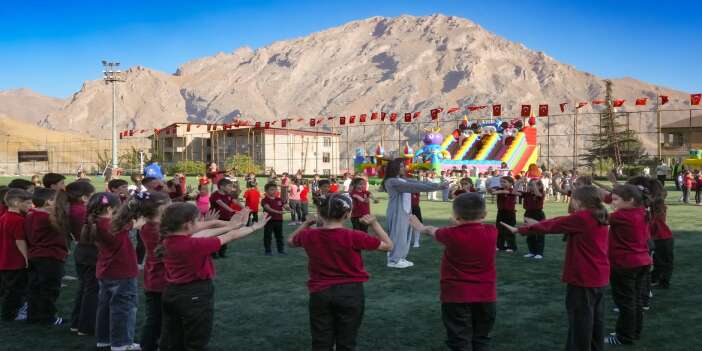 hakkari-belediyesi-tarafindan-sehir-stadinda-3-cocuk-oyun-senligi-duzenlendivalimiz-sayin-ib-3