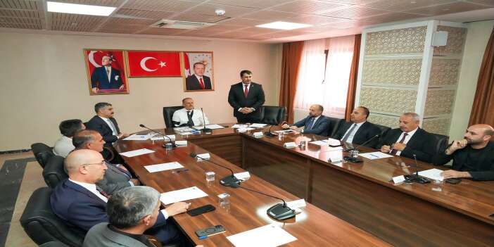 valimiz-sayin-ibrahim-tasyapan-hakkari-ogretmenevinde-yapilan-kati-atik-yonetim-birligi-olagan-1