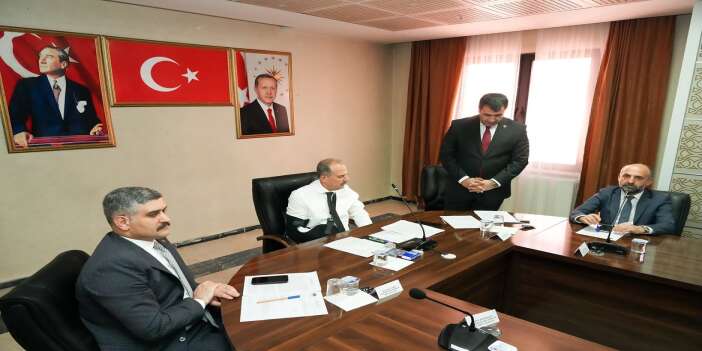 valimiz-sayin-ibrahim-tasyapan-hakkari-ogretmenevinde-yapilan-kati-atik-yonetim-birligi-olagan-2