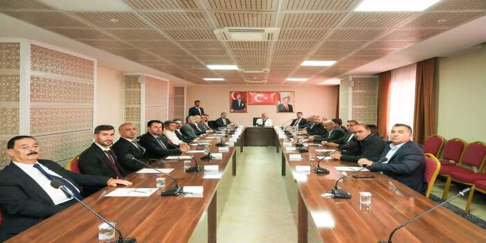 valimiz-sayin-ibrahim-tasyapan-hakkari-ogretmenevinde-yapilan-kati-atik-yonetim-birligi-olagan